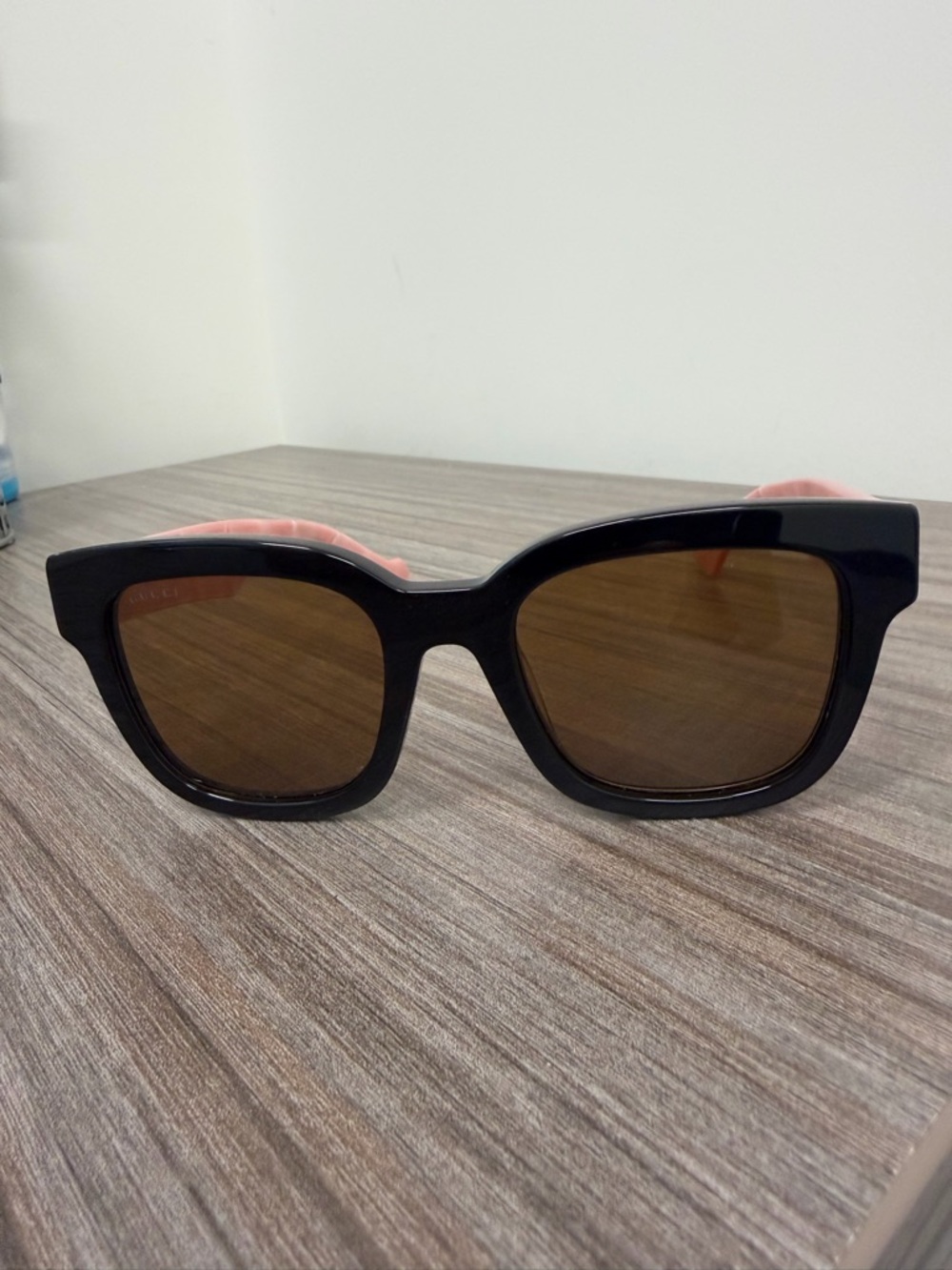 Gucci Black Frame Pink Temple Sunglasses with Brown Lenses / No case - Picture 6 of 6